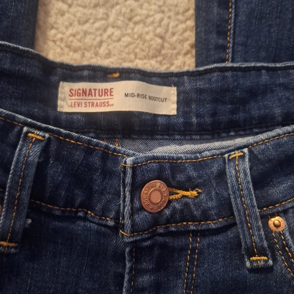 Signature by Levi Strauss Dark Blue Mid-rise Bootcut Jeans W30 L34